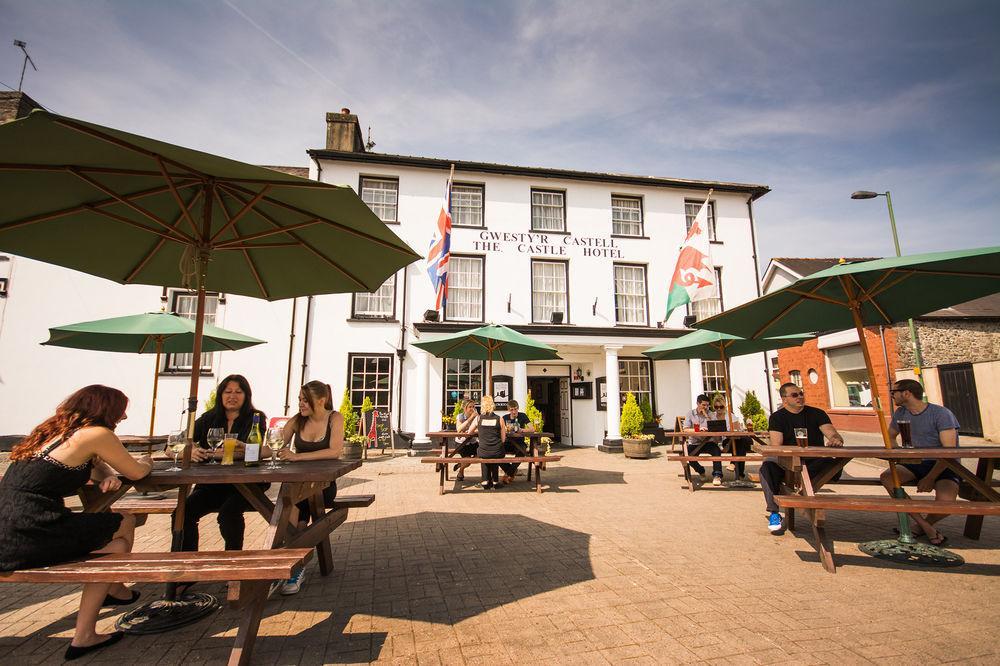 The Castle Hotel Llandovery Exterior photo