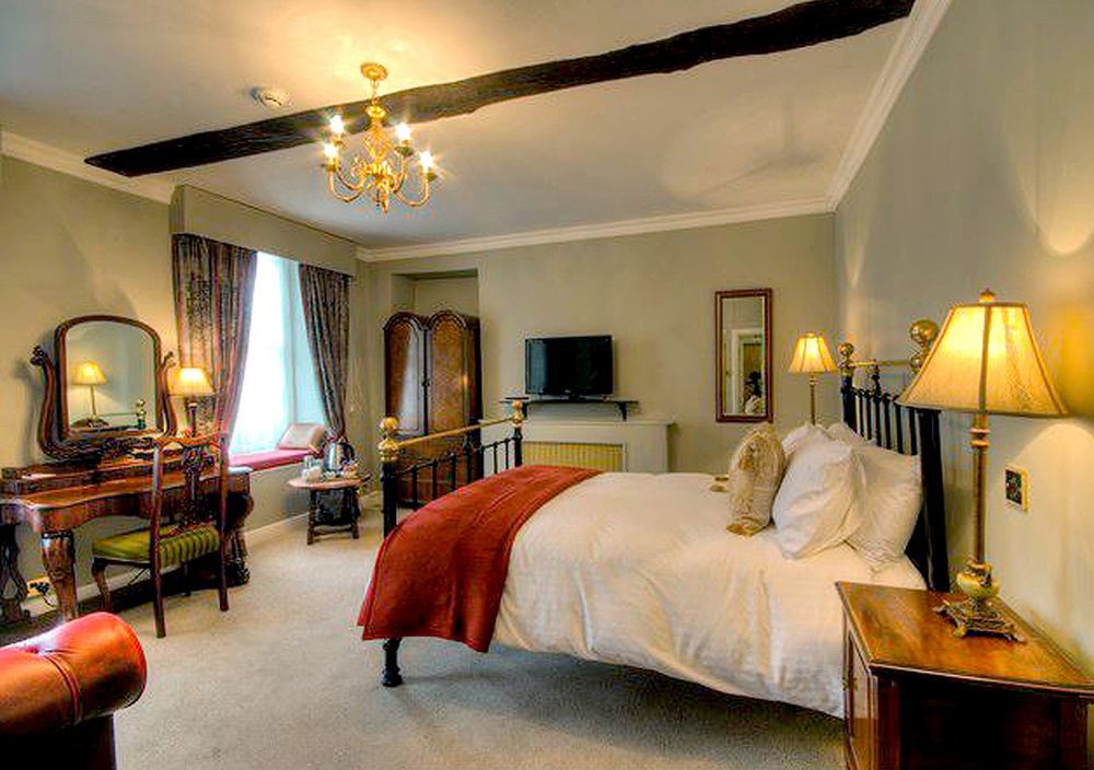 The Castle Hotel Llandovery Exterior photo