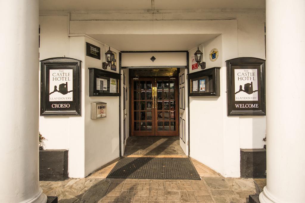 The Castle Hotel Llandovery Exterior photo